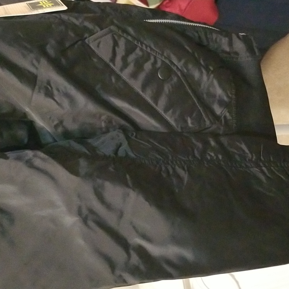 AT EASE❣️Women's black Alpha Industries coat. Size small - Picture 5 of 10